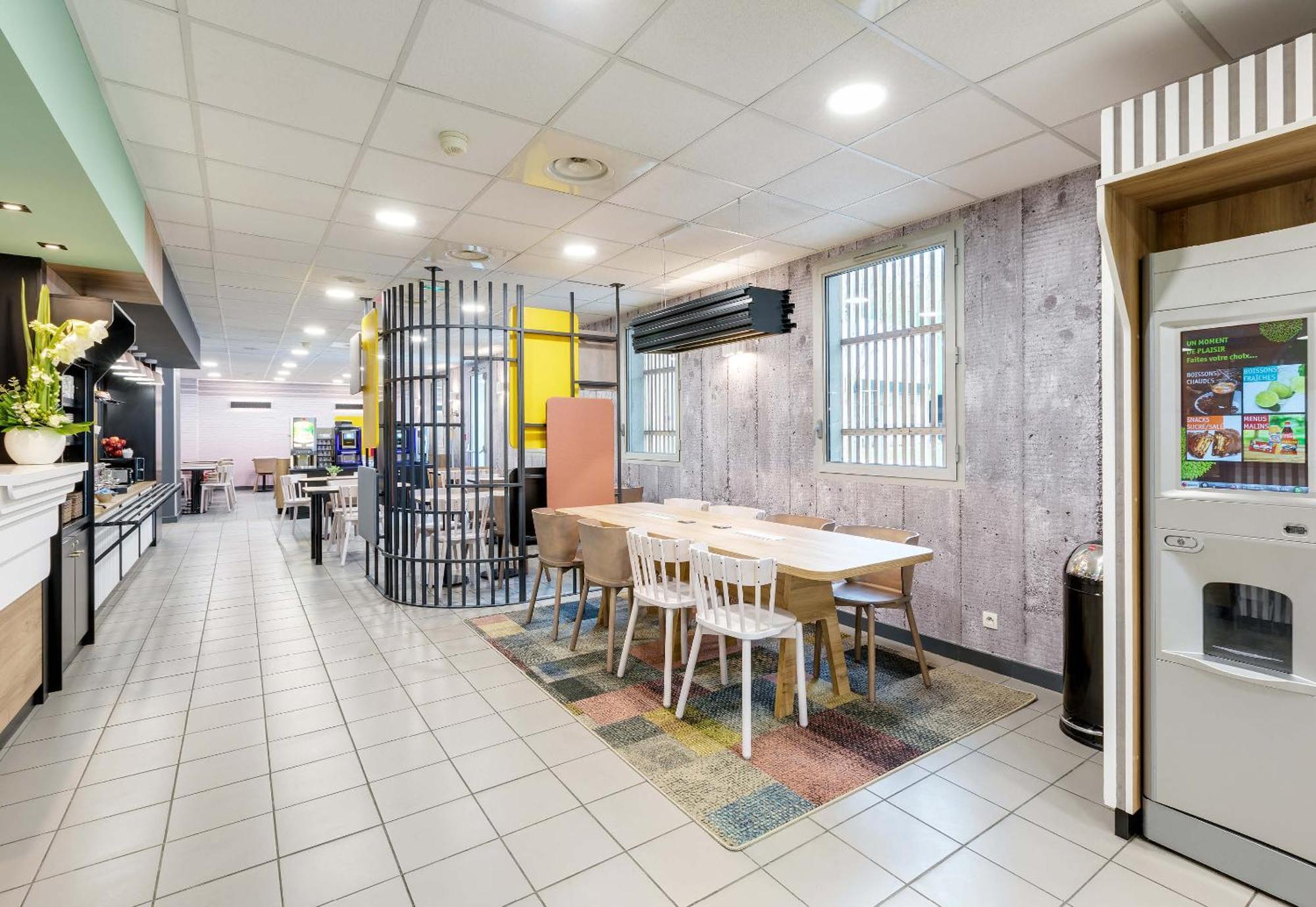 B&B Hotel Lille Centre Grand Palais Екстер'єр фото